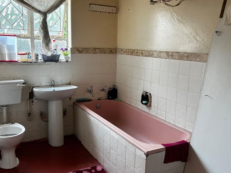 Spacious 1-Bedroom Apartment in Kempton Park CBD - Photo 8