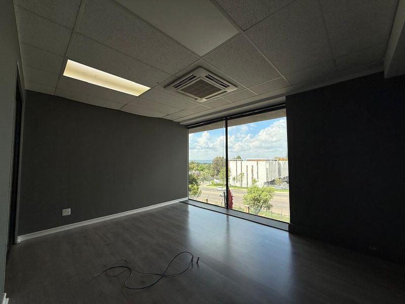 Prime Office Space Available in Silverstream Office Park - Photo 5