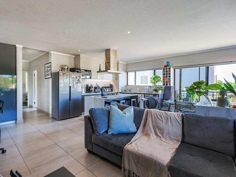 Elevated Living: An Eco-Chic Luxury Penthouse - Photo 3