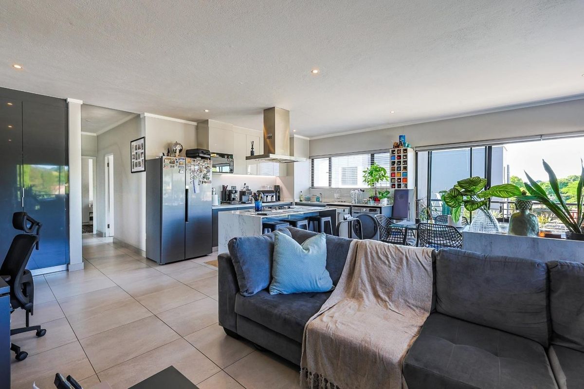 Elevated Living: An Eco-Chic Luxury Penthouse - Photo 3