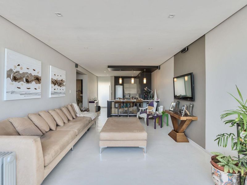 PRIME BANTRY BAY APARTMENT – OPPOSITE SAUNDERS ROCKS - Photo 3