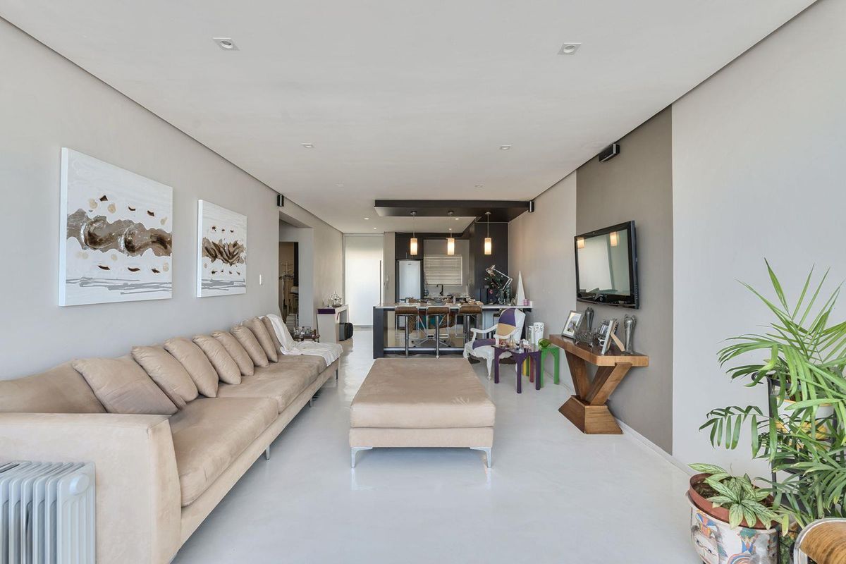 PRIME BANTRY BAY APARTMENT – OPPOSITE SAUNDERS ROCKS - Photo 3