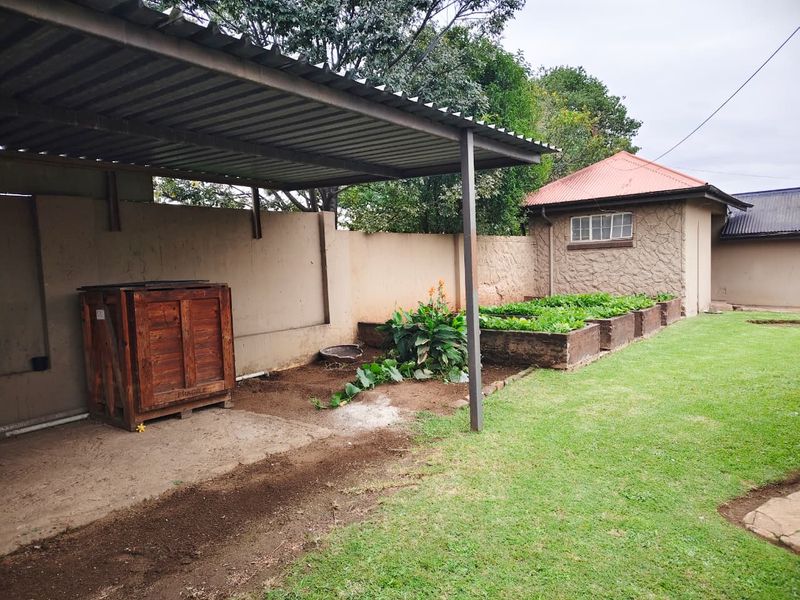 A spacious, stylish 4-bedroom home designed for comfortable modern living - Photo 4