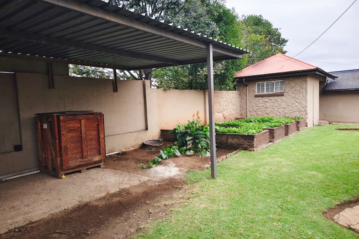 A spacious, stylish 4-bedroom home designed for comfortable modern living - Photo 4