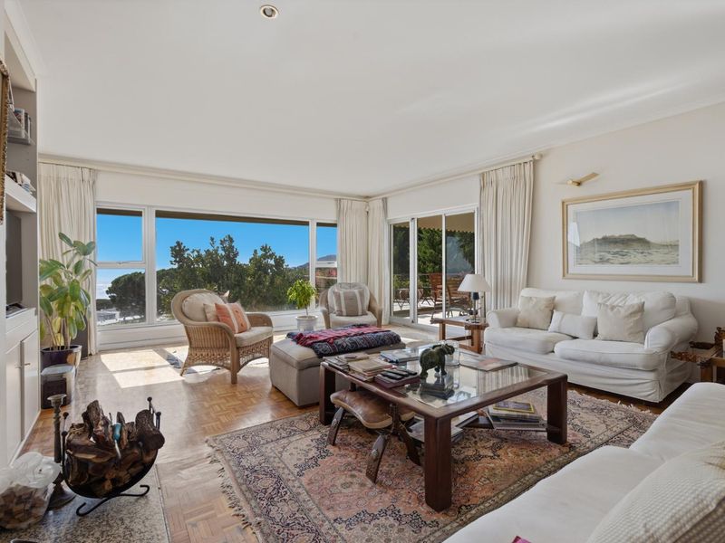A Camps Bay home with seamless views to add your own touch to - Photo 9
