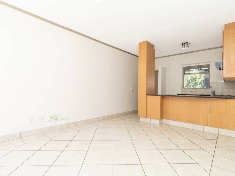 Move-In Ready! Lovely 1 Bedroom Apartment in Popular Matika Estate - Photo 8