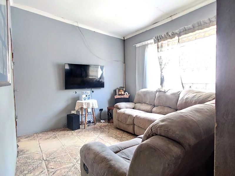 8 Bedroom House ti Sale in Cosmo City - Photo 7