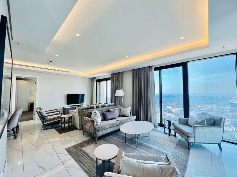 Experience Unrivaled Luxury: Fully Furnished 2-Bedroom Apartment at The Leonardo - Photo 4