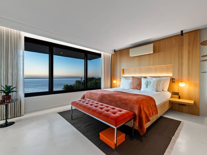 A Distinguished Coastal Residence With Elevated Architectural Presence - Photo 10
