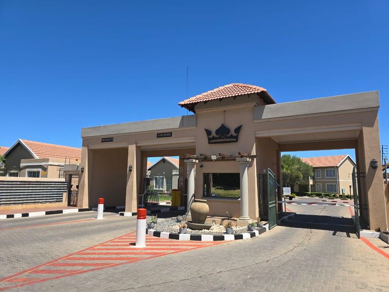 Two bedroom apartment in Parkdene Boksburg - Photo 1