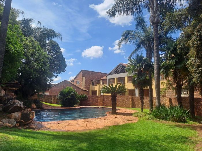 Property #2434101, Apartment Pending Sale in Die Hoewes