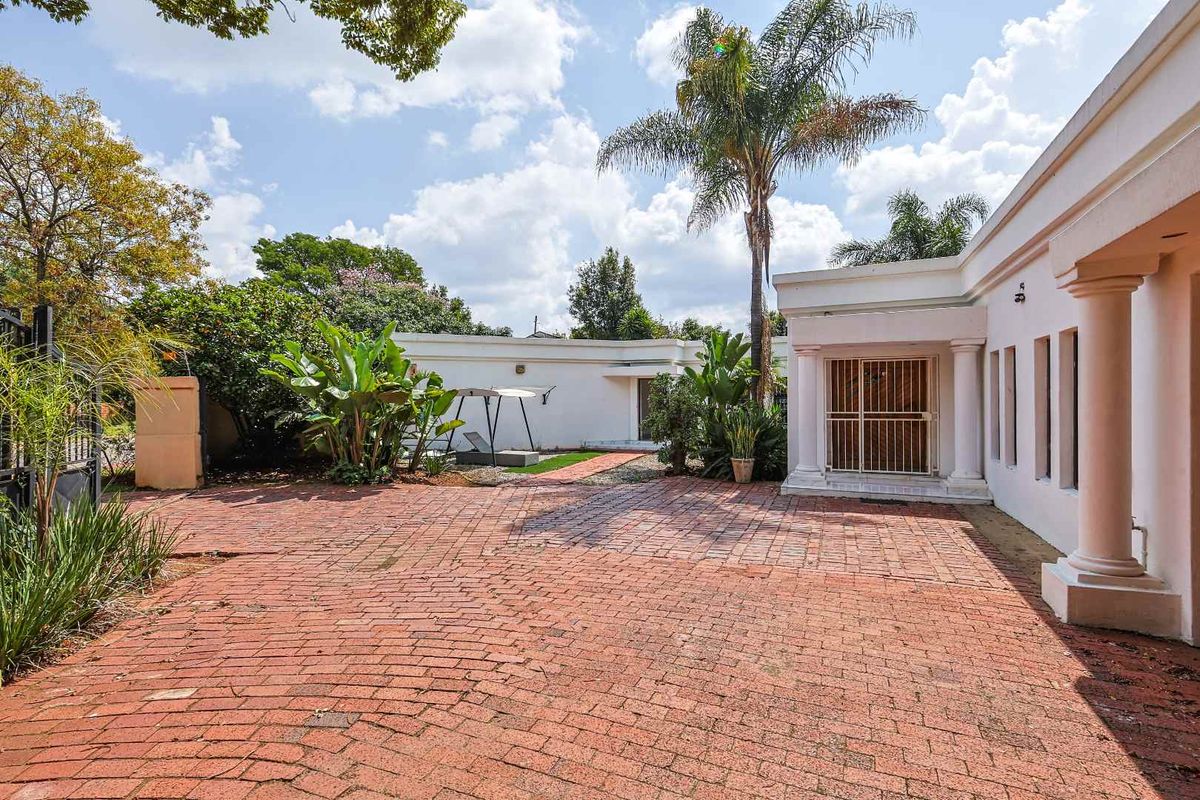 Prime Waterkloof Ridge Living with Space, Potential & Prestige - Photo 3