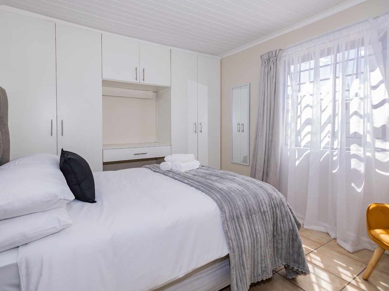 Urban Oaks Guest House - Photo 2