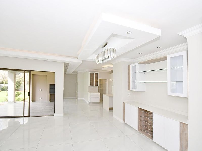 4 Bedroom Home To Rent in Midlands Estate,Midstream - Photo 6