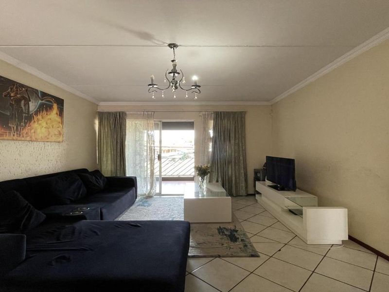 2 Bedroom Unit for Sale in Mulbarton - Photo 3