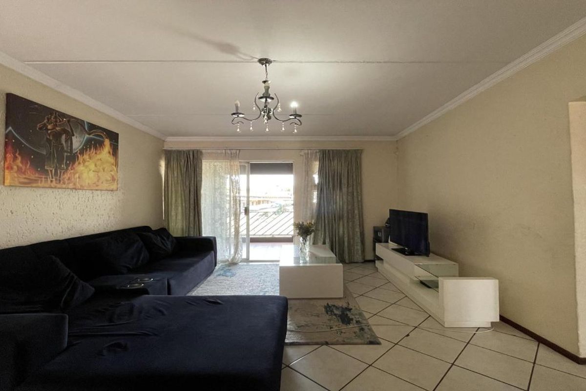 2 Bedroom Unit for Sale in Mulbarton - Photo 3