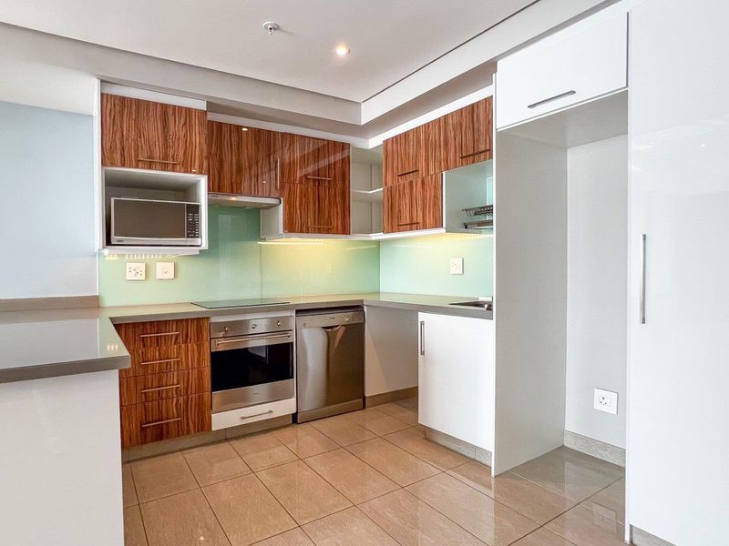 2 BEDROOM | 2 BATHROOM APARTMENT - Photo 3