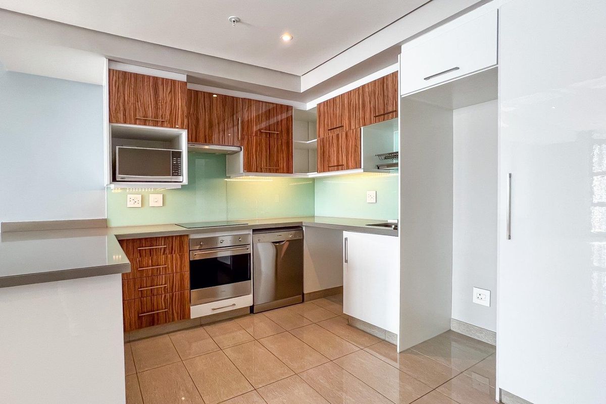 2 BEDROOM | 2 BATHROOM APARTMENT - Photo 3