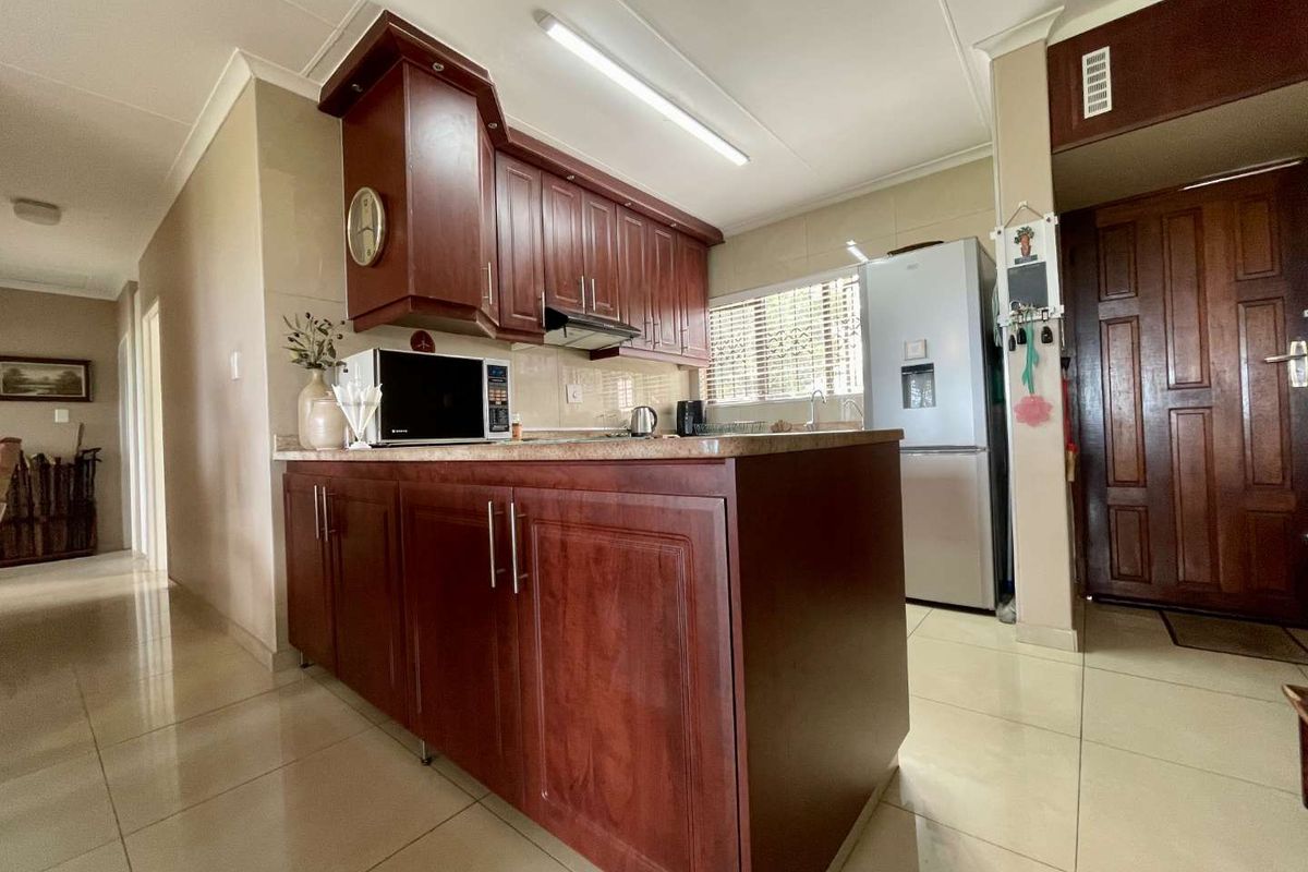 Immaculate 3 Bedroom Apartment in Ballito Cental - Photo 4
