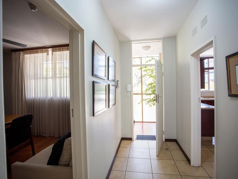 Renovated Luxurious, Airbnb-Friendly Goldmine in Sandton Central - Photo 5