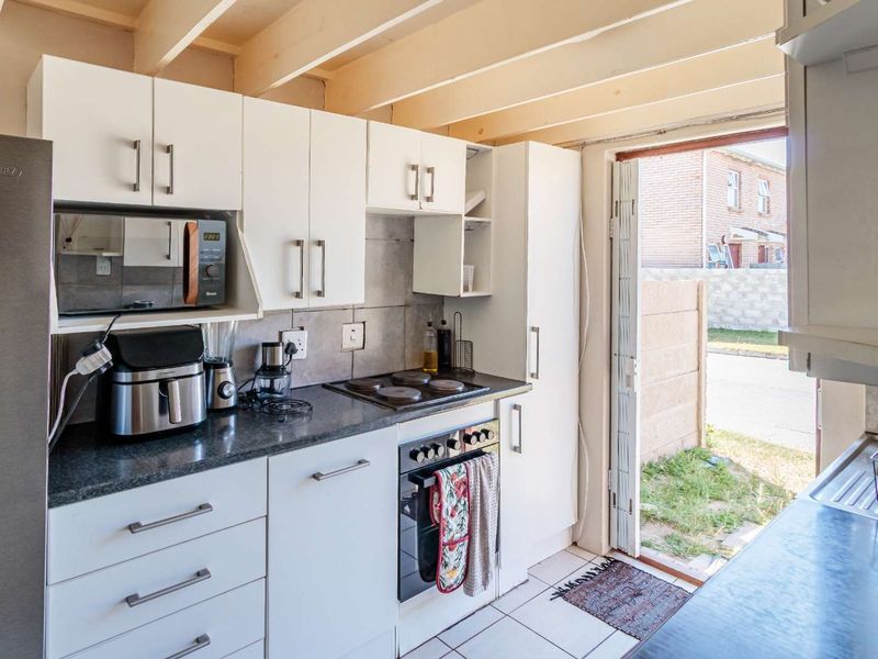 Starter Home - Walmer Link - Photo 7