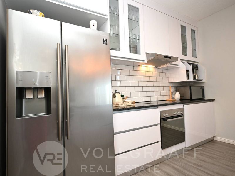 Elevated Coastal Elegance - Photo 9