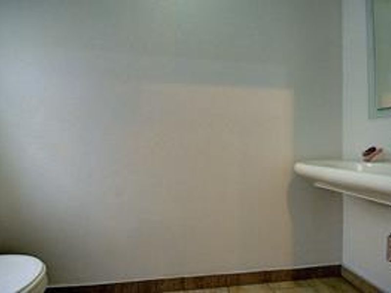 Exceptional property with 2 Dwellings! - Photo 9