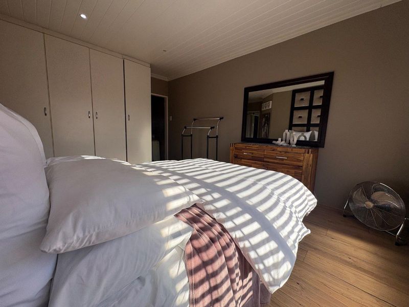 Modern Family Townhouse in Secure 24-Hour Guarded Complex - Photo 3