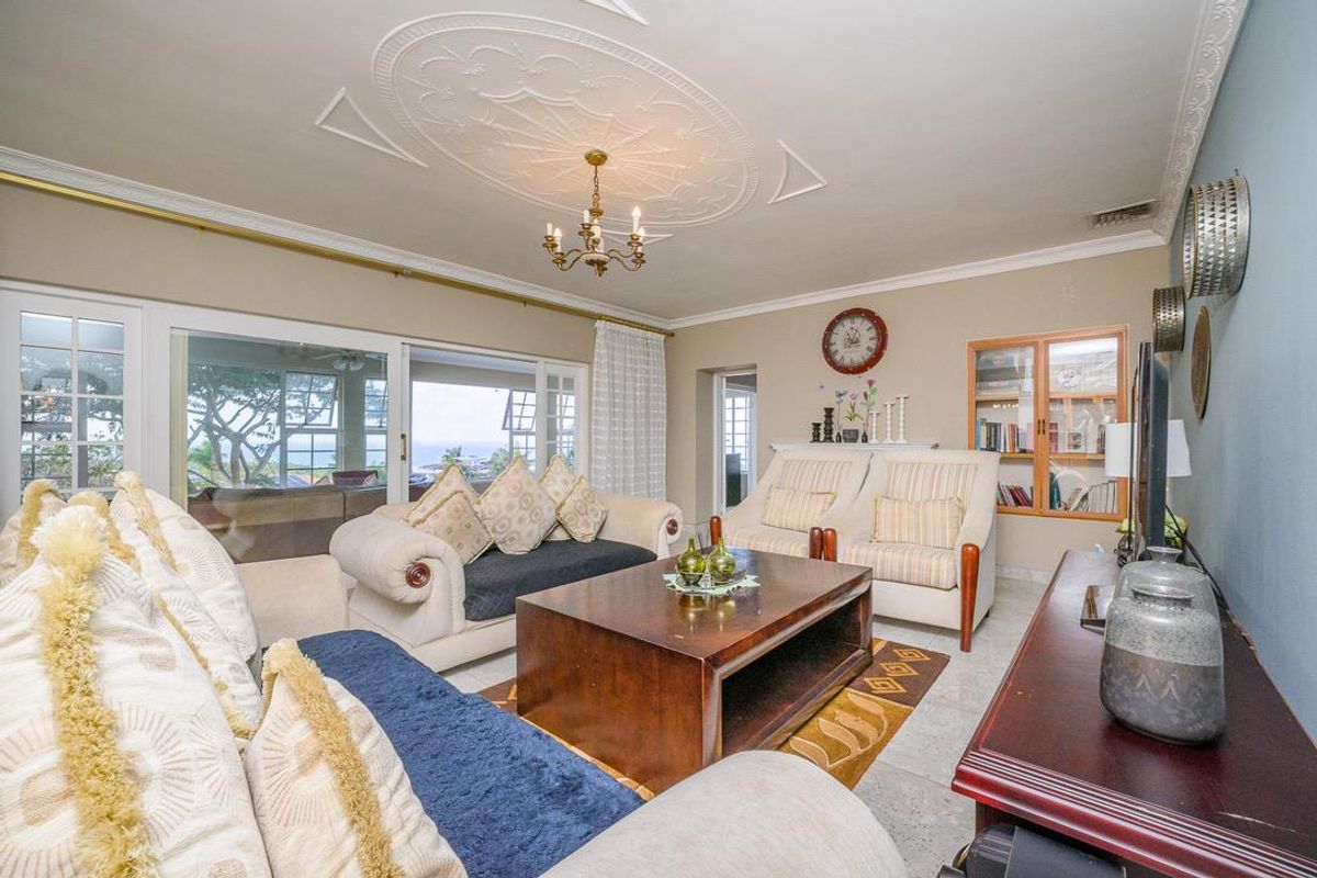 Hendra - Exceptional Family Residence with Panoramic Sea Views in Prime Upper La Lucia - Photo 5