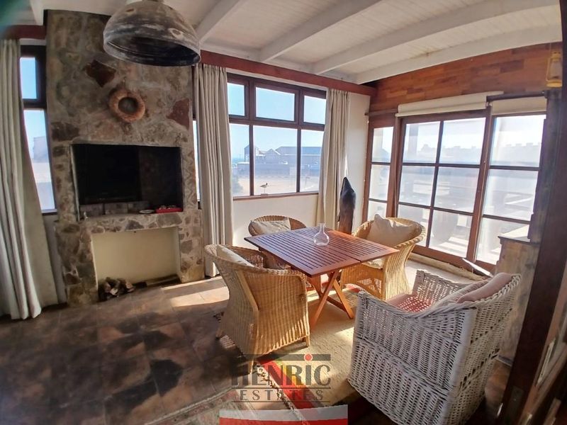 Grand Old Lady with Seaview - Photo 2