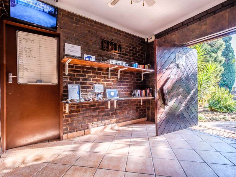 A GUESTHOUSE NEAR THE AIRPORT - Photo 2