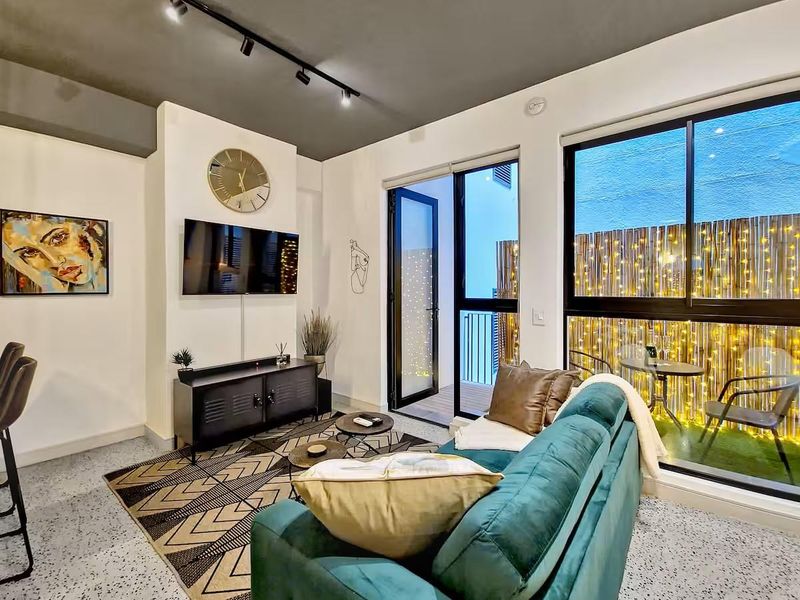 Fully Furnished Chic City Pad - Photo 9
