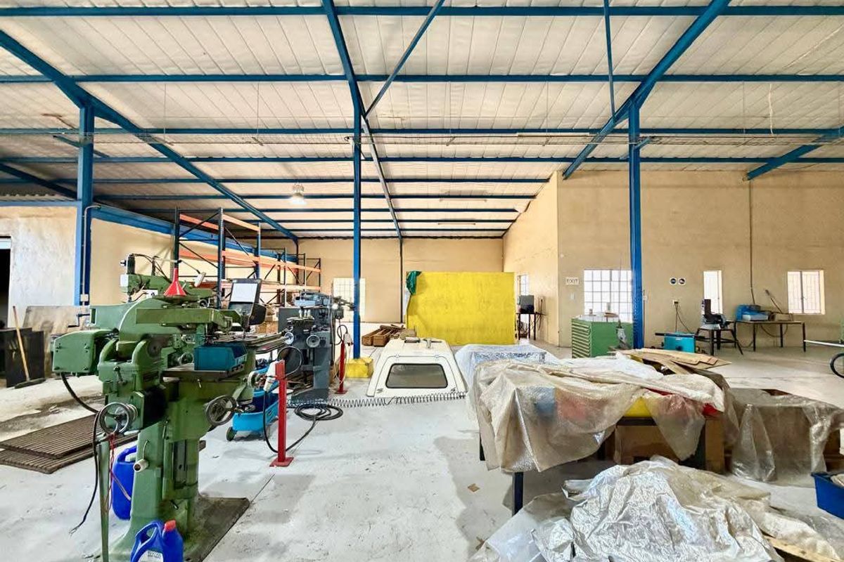 Prime commercial property for sale in Prosperita with 4,050 m2 erf . - Photo 4
