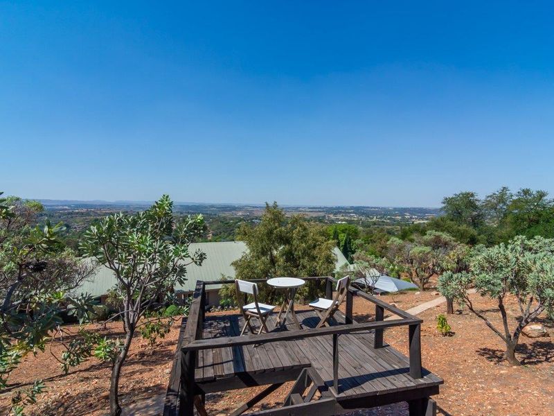 Endless views, Endless possibilities: Your new home awaits! - Photo 5