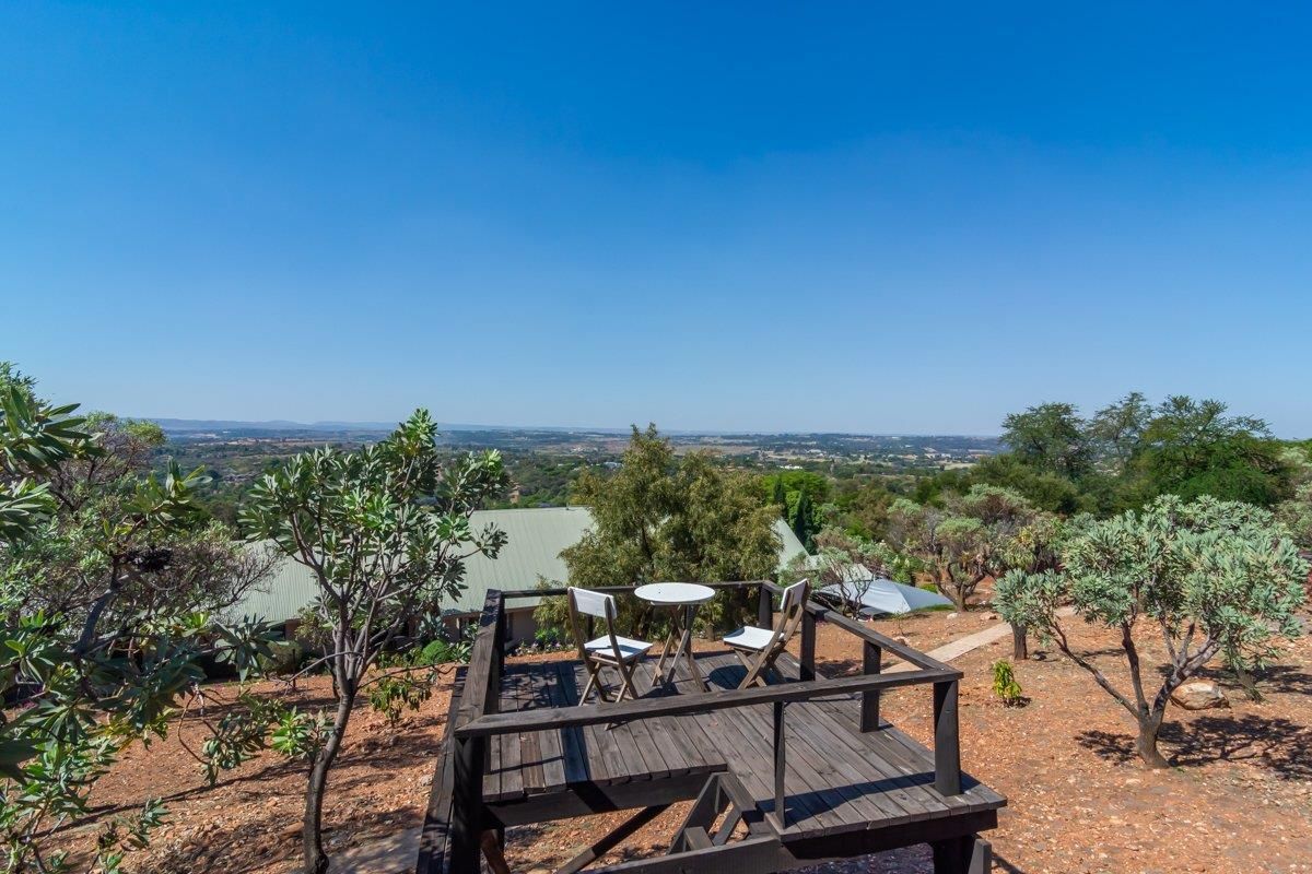 Endless views, Endless possibilities: Your new home awaits! - Photo 5