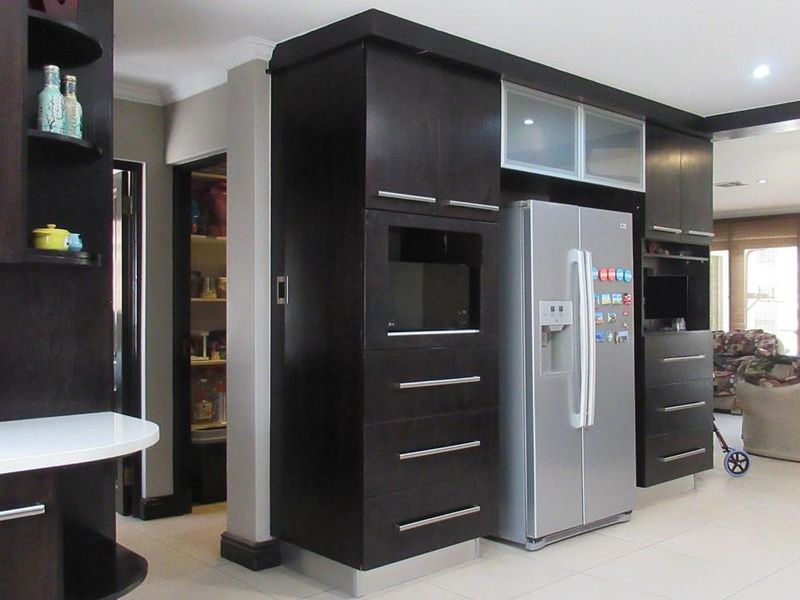 3 Bedroom House for sale in Glenvista - Photo 3