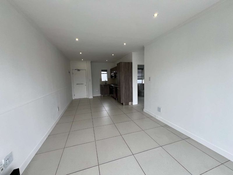 Stylish, Secure 1-Bed Apartment - Photo 4