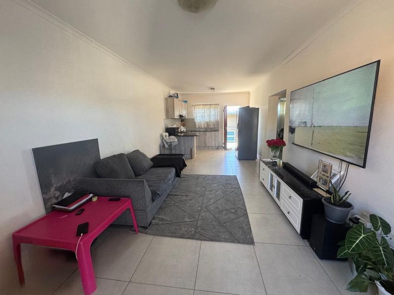 2 Bedroom Townhouse For Sale in Rocky Crest - Photo 3