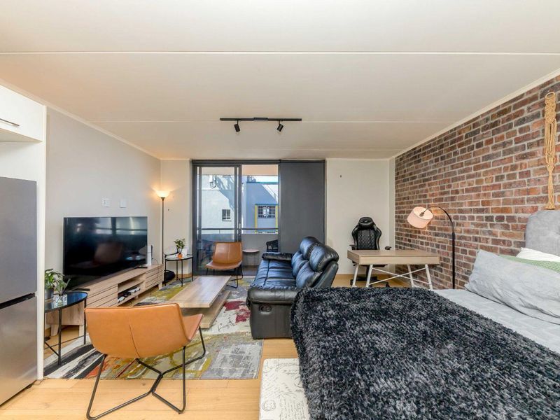 LOCK-UP-AND-GO AIRBNB / INVESTMENT PROPERTY - Photo 6