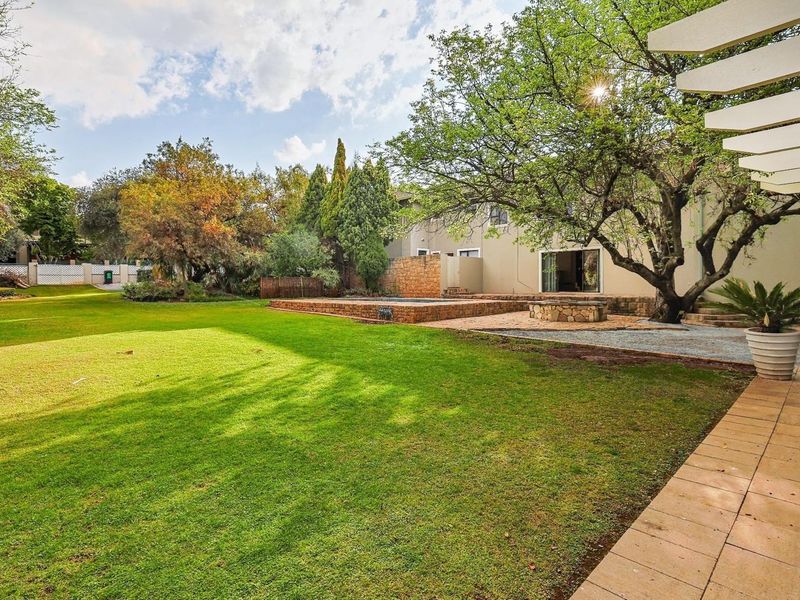 Step into a world of comfort and nostalgia - Photo 5