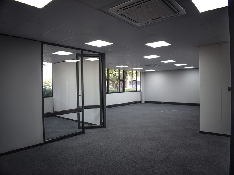 787m2 Office To Let in Isando Business Park - Photo 7