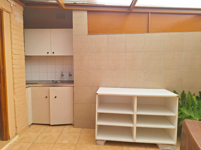 Cozy 1 bedroom cottage in Discovery - Photo 2