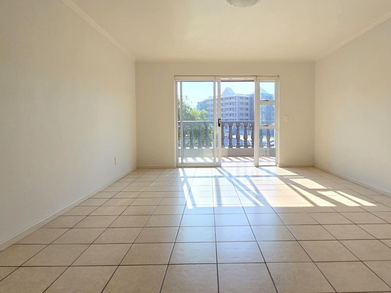 Charming Holiday Apartment Just Steps from the Beach - Photo 8