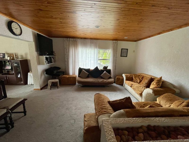 5 Bedroom Spacious Family Home - Photo 6