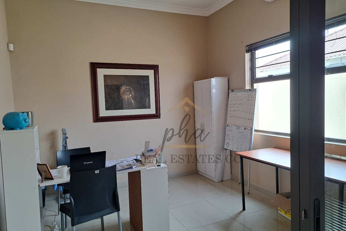 Business Premises with flat for sale in Central Walvis Bay - Photo 5