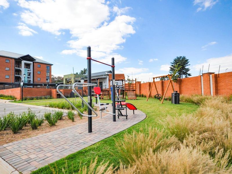 Stunning Garden Unit - Photo 9
