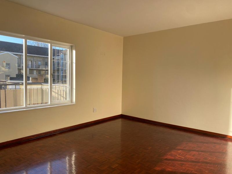 Two bedroom rental in Plumstead - Photo 8