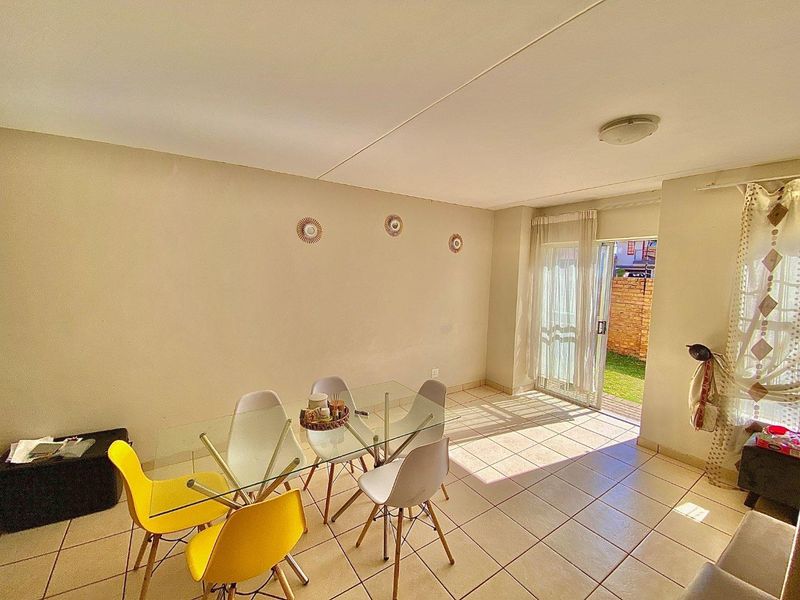 Charming Family Home in Secure Community - Photo 6