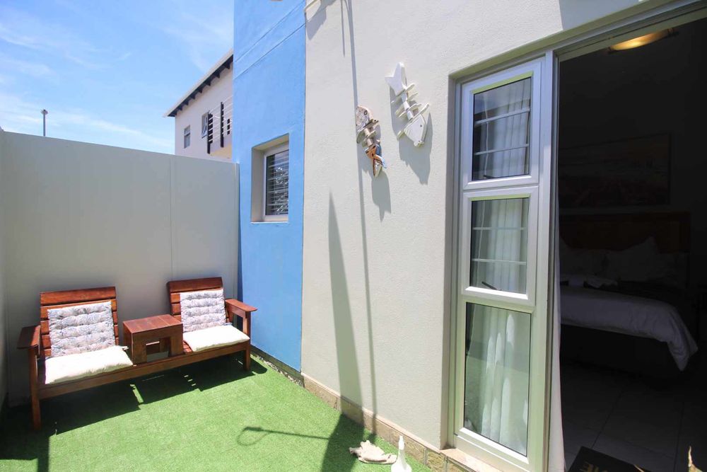 3rd bedroom outside area