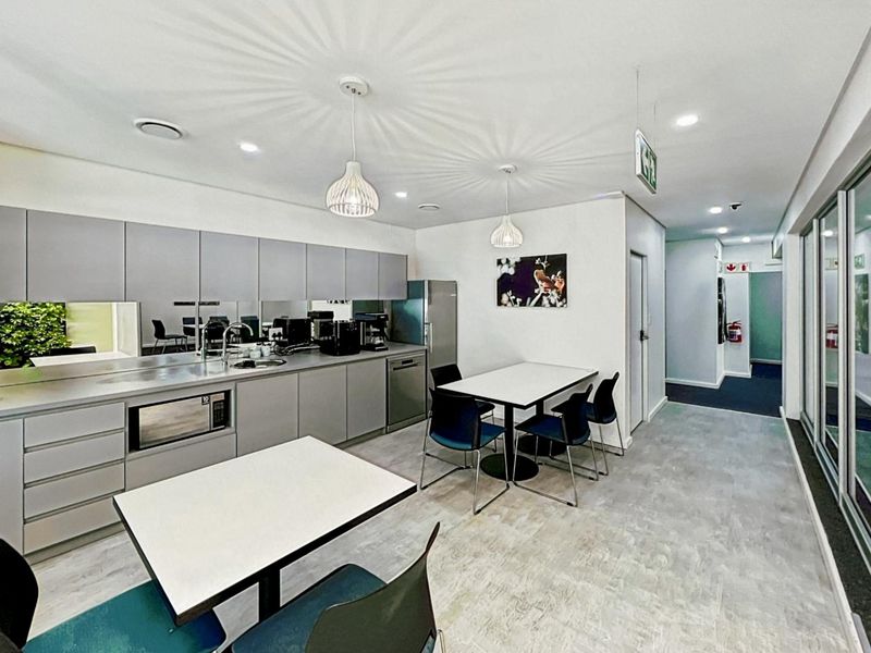 Fully serviced private office space for you and your team in Regus 97 York Street - Photo 4